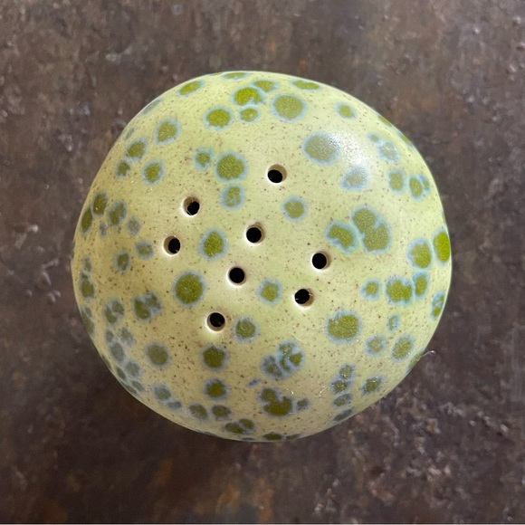 Vtg MCM 70s Ceramic Green Speckled Drip Glaze Big Mushroom Spice Shaker Salt - Picture 3 of 5